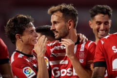 马竞新援亮相，强援加盟球迷热情，新赛季备战全面启动