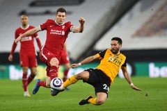 切尔西前锋斯特林被孤立，球员协会警告球队团结重要性